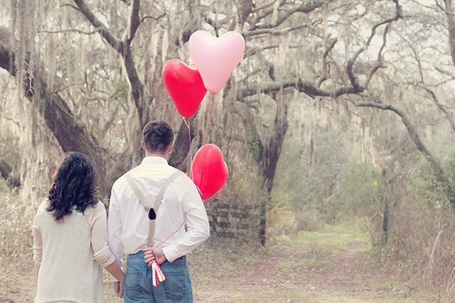 Valentine's Day inspired Engagement | Sky Stone Photography & Twinkle Twinkle Little Party