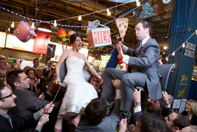 colorful & quirky philadelphia wedding | langdon photography on ohlovelyday.com